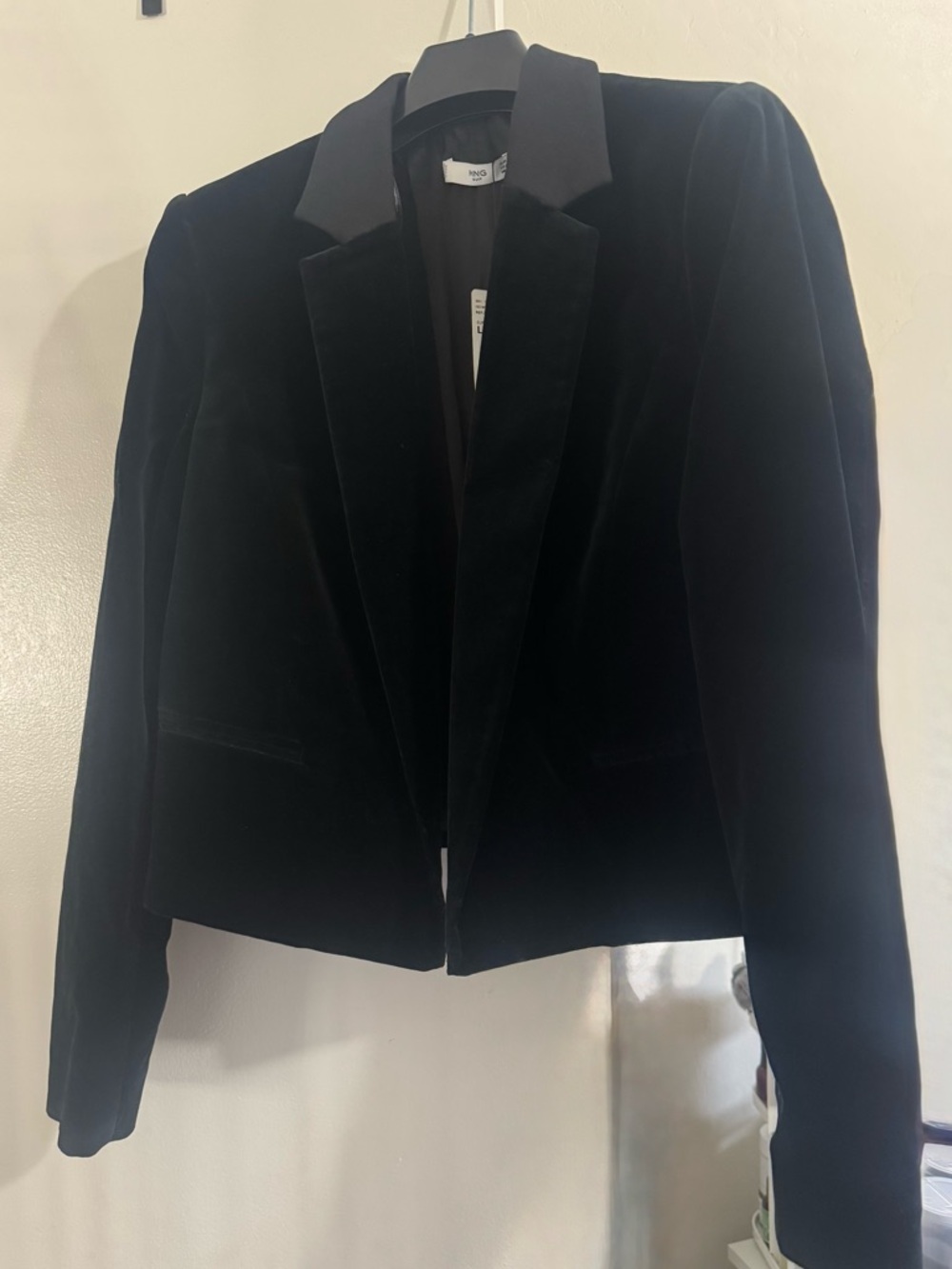 NWT Mango MNG Black Velvet Women's Cropped Blazer Jacket